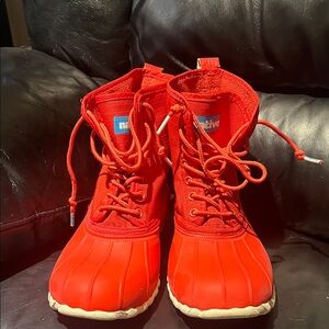 Native Unisex Bright Red Rain Boots.  Women 6 / Men 4.  EUC.